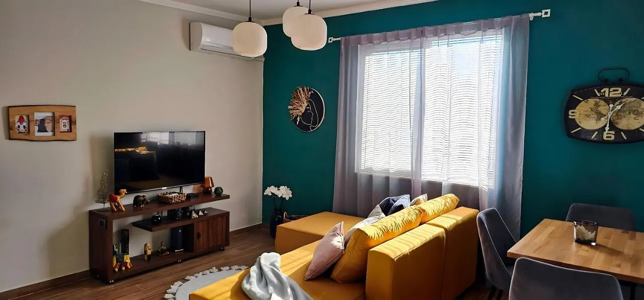 Nuci'S Place 2, Sunny Apartment With Balcony Near Blloku 地拉那