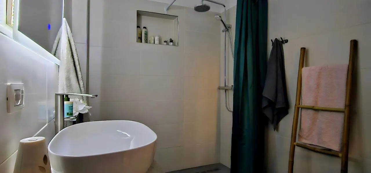 Nuci'S Place 2, Sunny Apartment With Balcony Near Blloku 地拉那